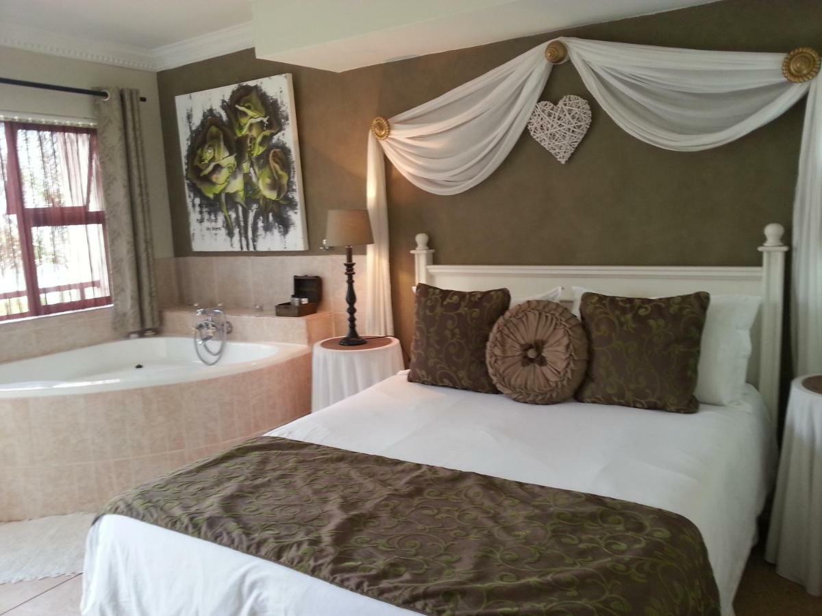 La Dolce Vita Guest House Hartbeespoort Esterno foto